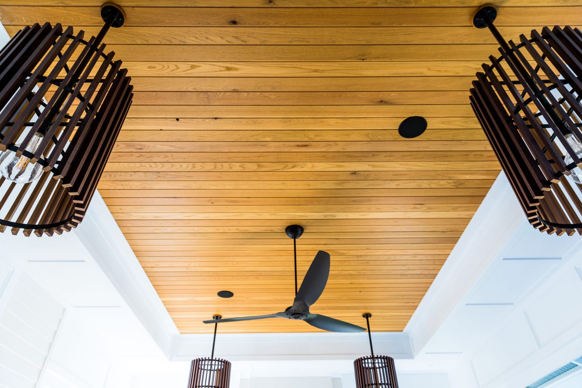 A wooden cieling